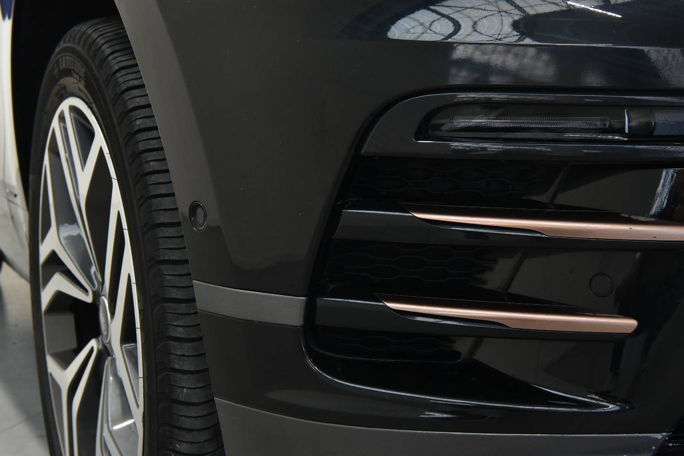 LAND ROVER Range Rover Velar 53