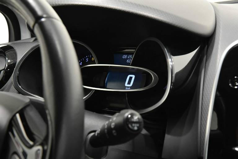 RENAULT Clio 33