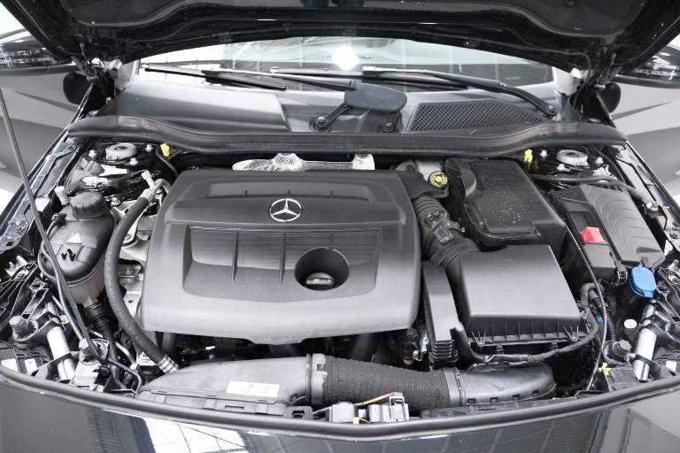 MERCEDES-BENZ A 180 63