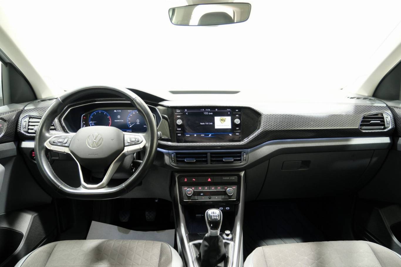 VOLKSWAGEN T-Cross 10