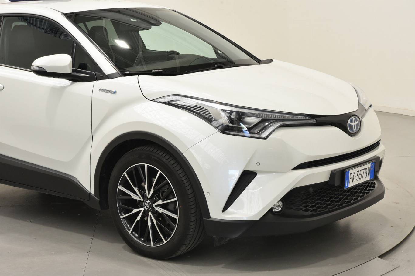 TOYOTA C-HR 16