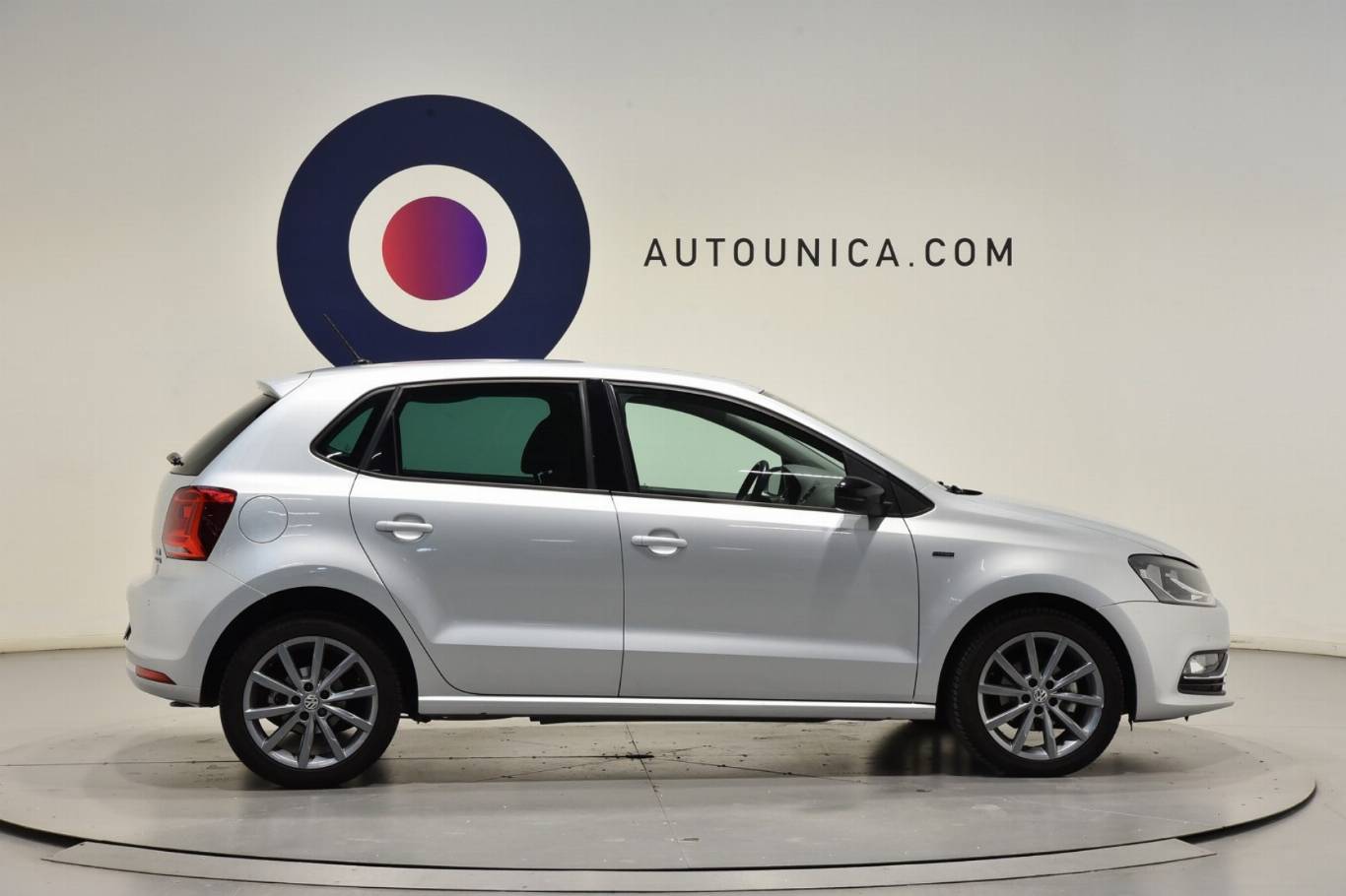 VOLKSWAGEN Polo 13