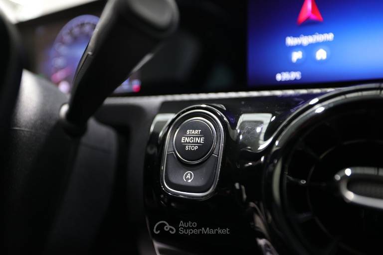 MERCEDES-BENZ Classe A 28