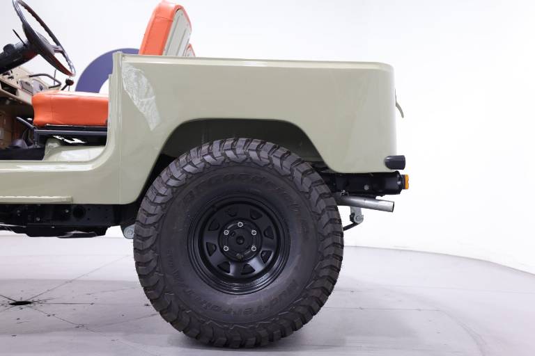 TOYOTA Land Cruiser 24