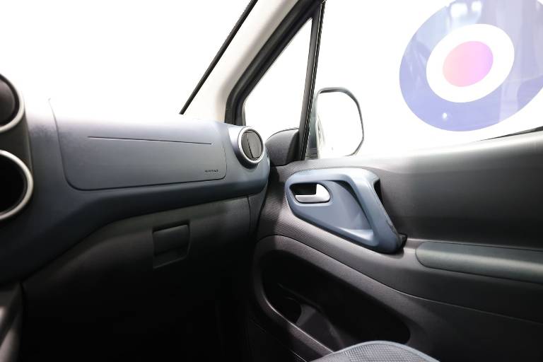 PEUGEOT Partner 27