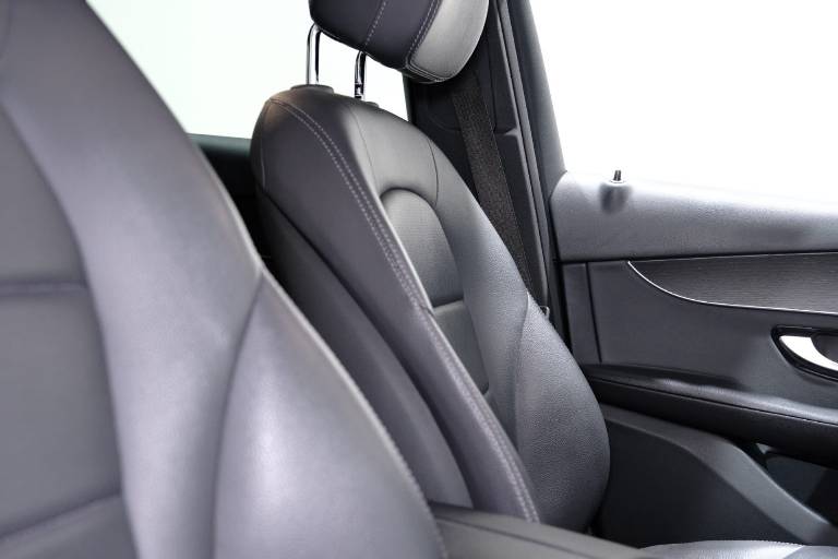 MERCEDES-BENZ GLC 200 69