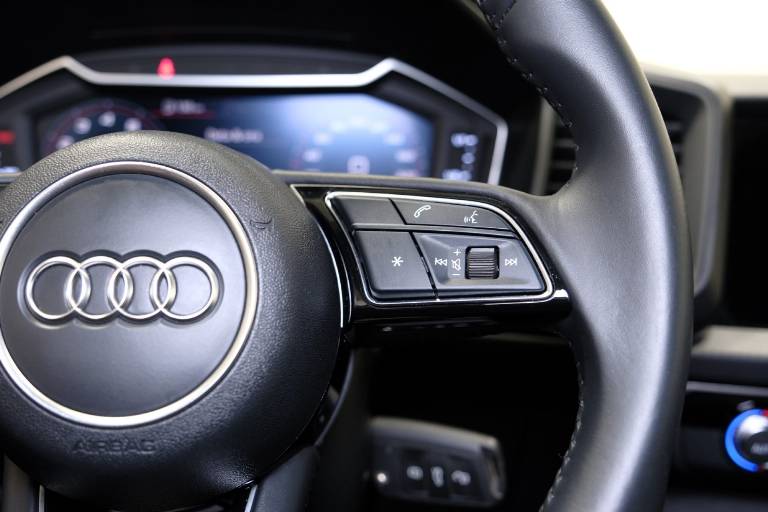 AUDI A1 22