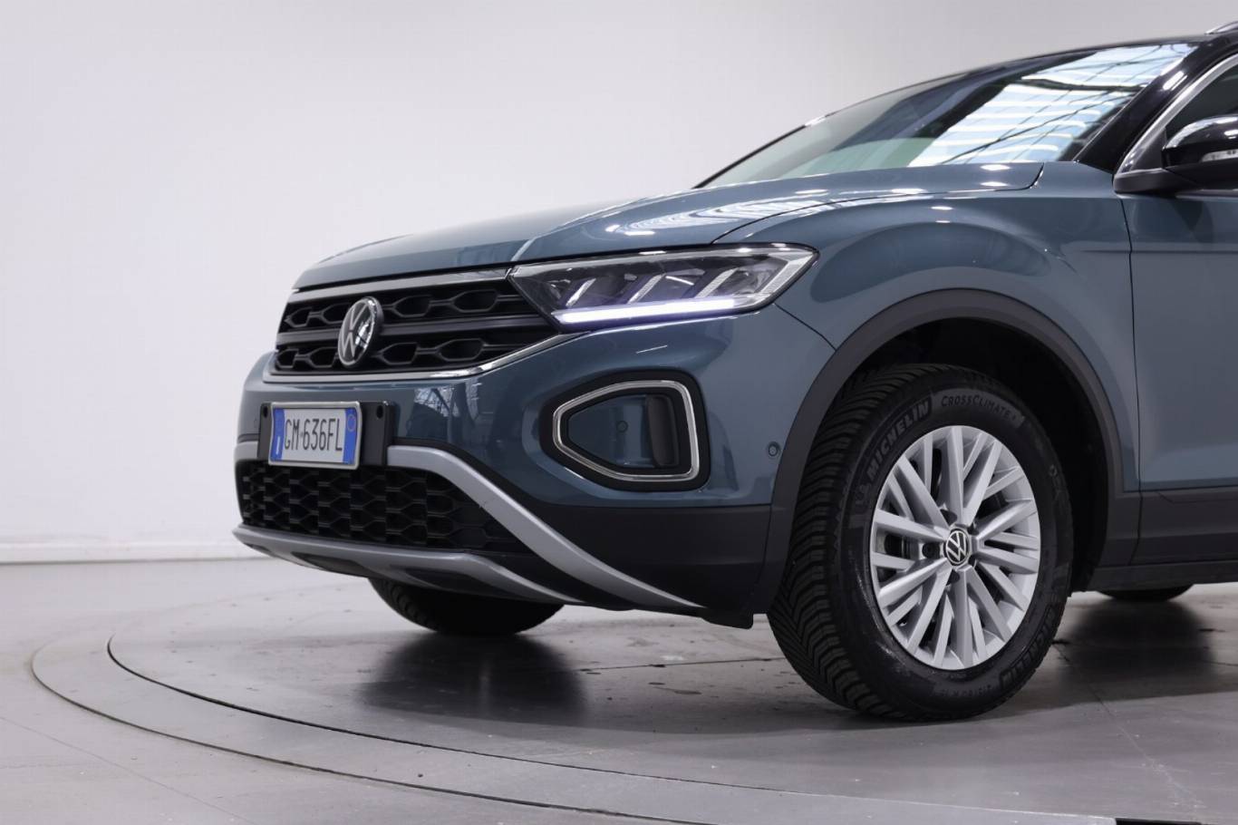 VOLKSWAGEN T-Roc 11