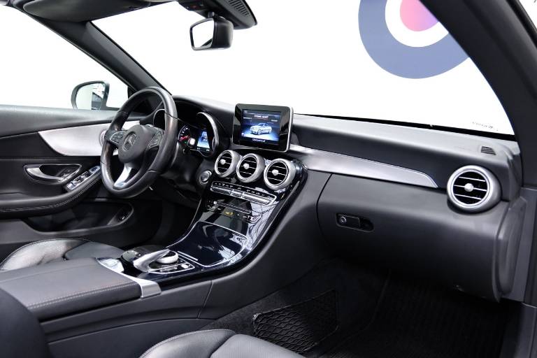 MERCEDES-BENZ C 220 57