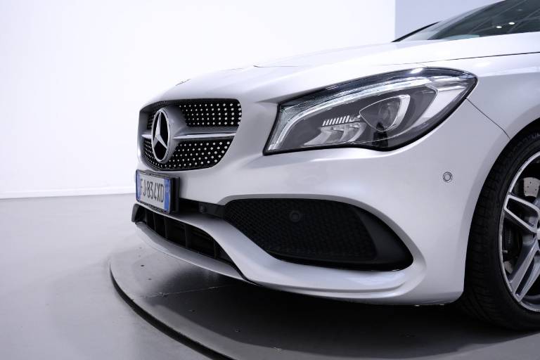 MERCEDES-BENZ CLA 220 66