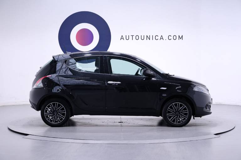 LANCIA Ypsilon 4