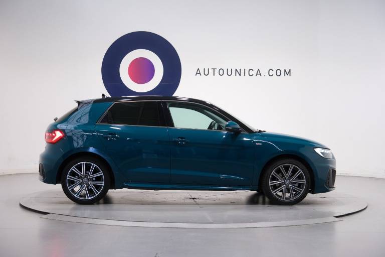 AUDI A1 4
