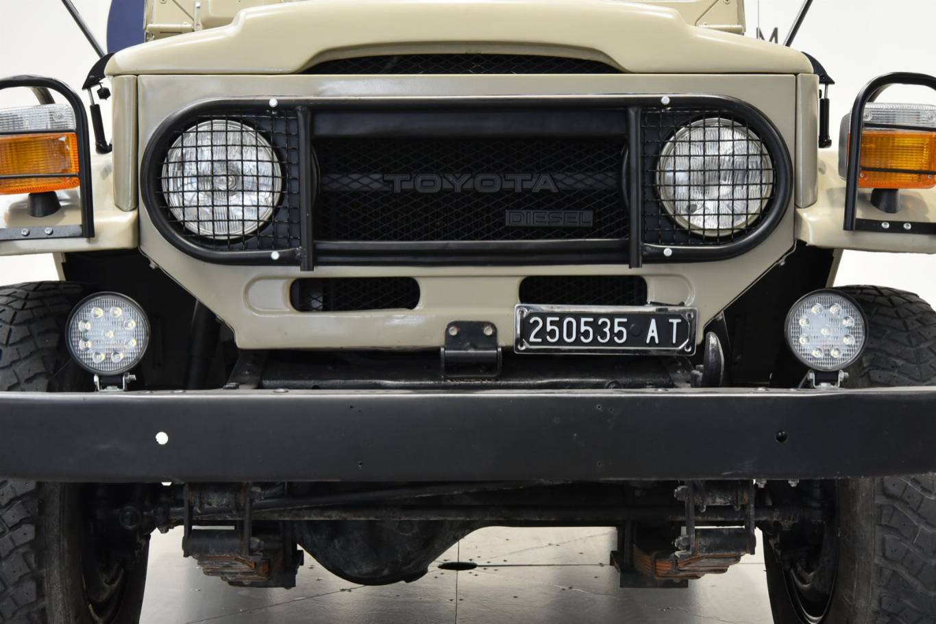 TOYOTA Land Cruiser 48