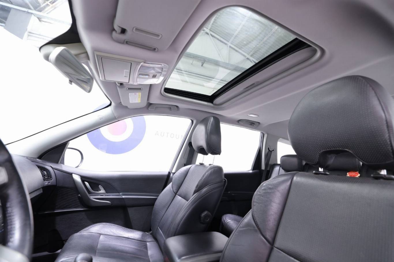 MAHINDRA XUV500 20