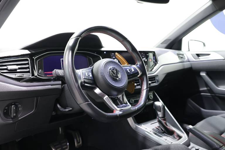 VOLKSWAGEN Polo 5