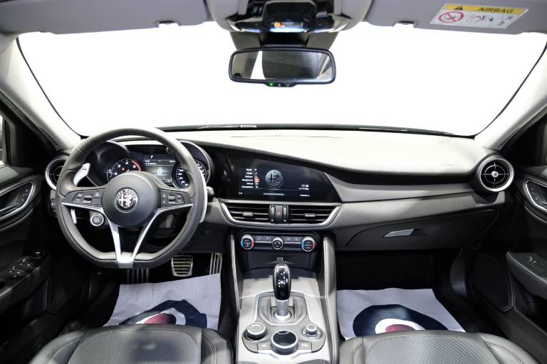ALFA ROMEO Giulia 10