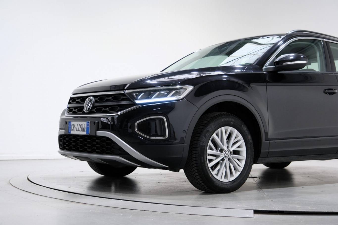 VOLKSWAGEN T-Roc 11