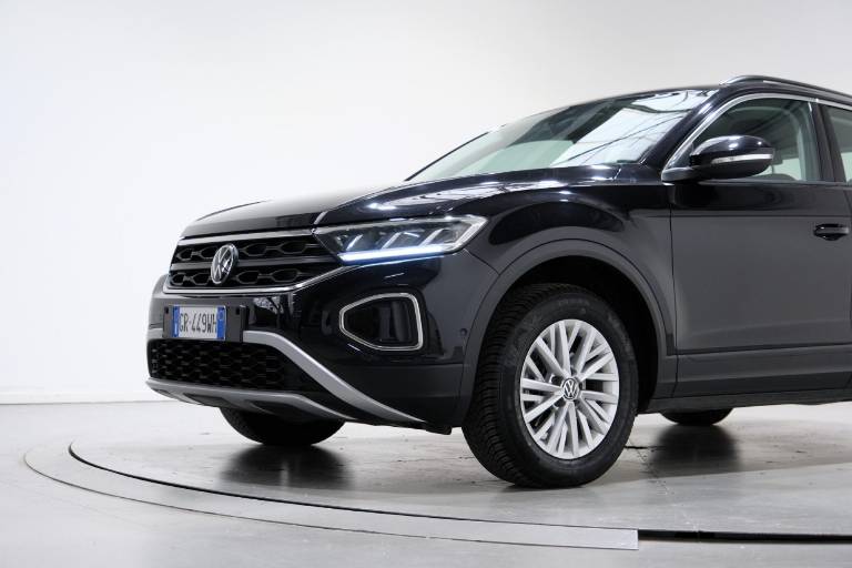 VOLKSWAGEN T-Roc 11