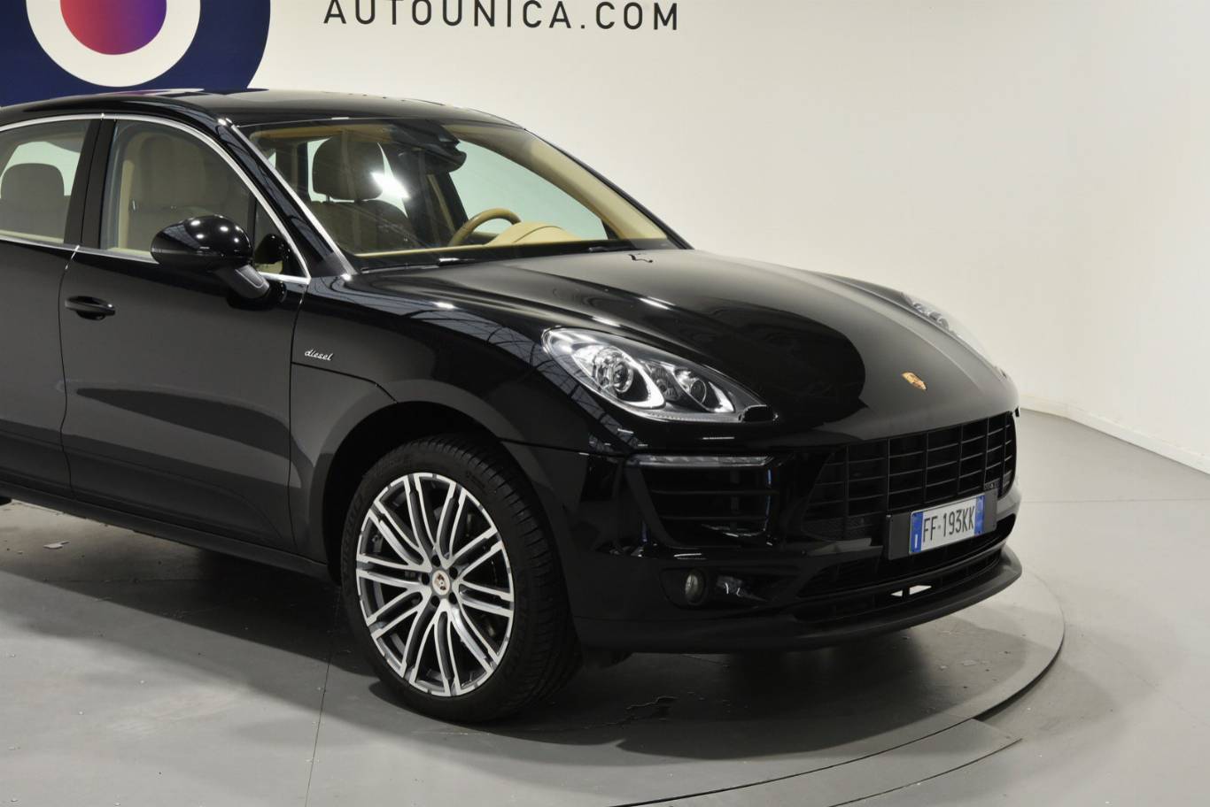 PORSCHE Macan 16