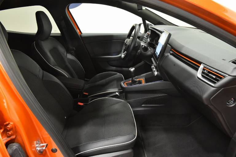 RENAULT Clio 21