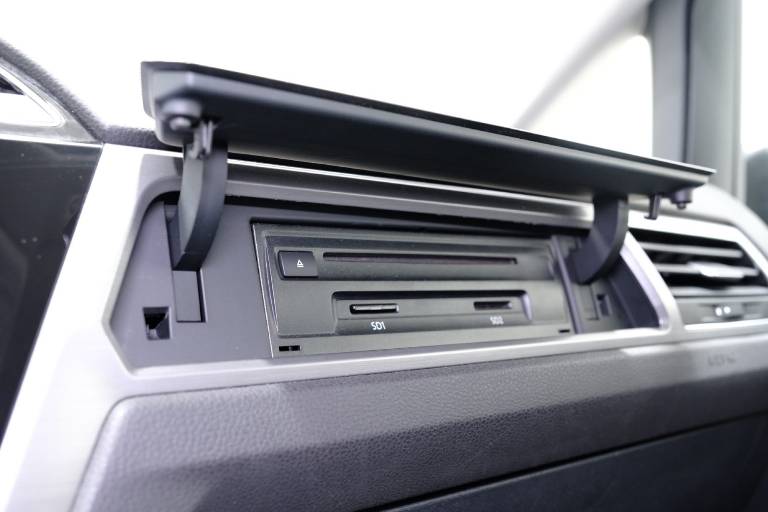 VOLKSWAGEN Touran 34