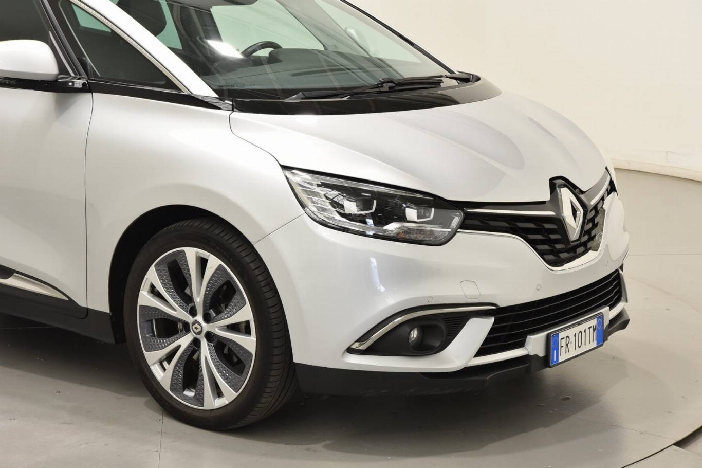RENAULT Grand Scenic 15