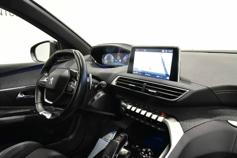 PEUGEOT 3008 16