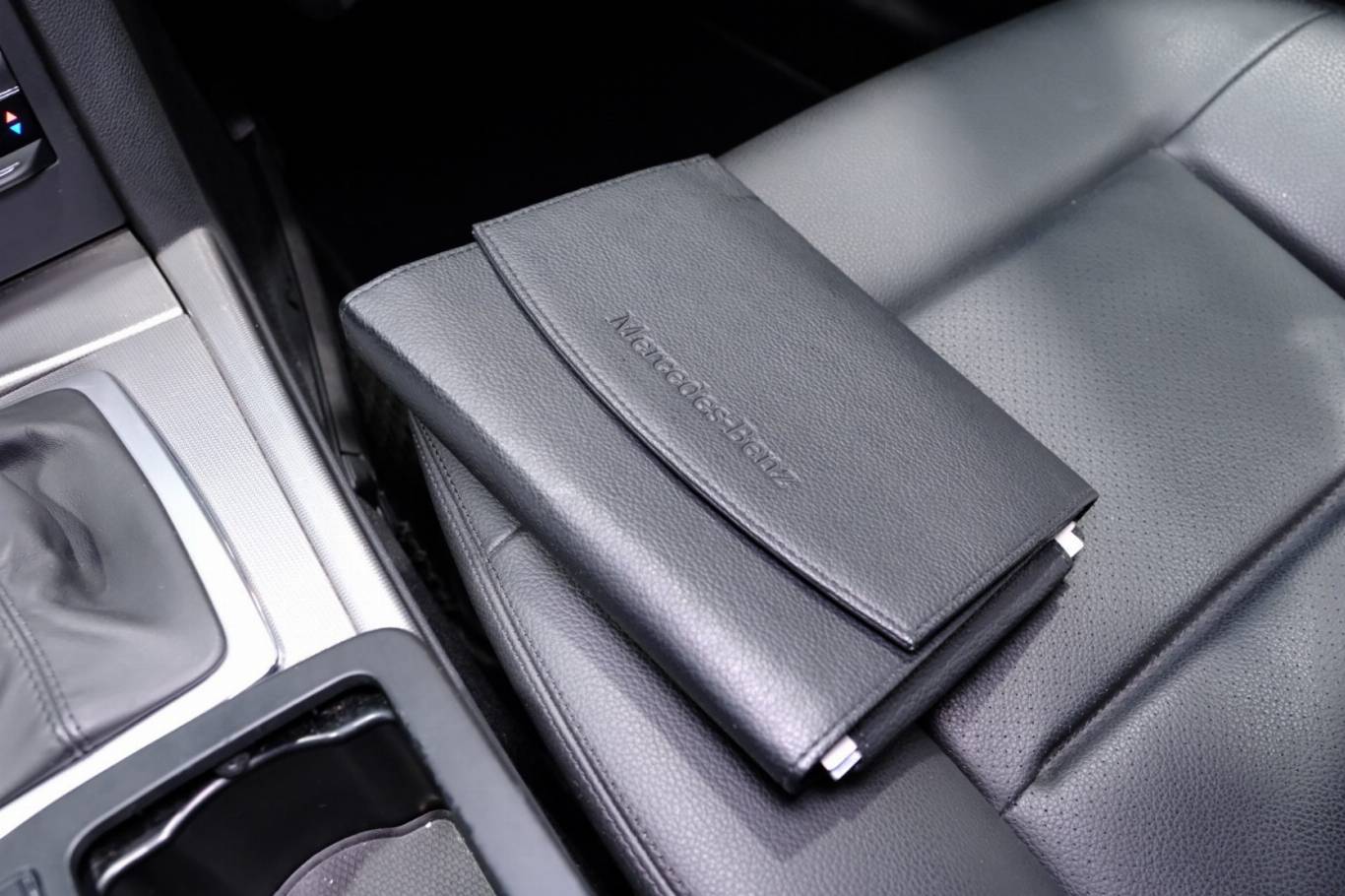 MERCEDES-BENZ E 250 39