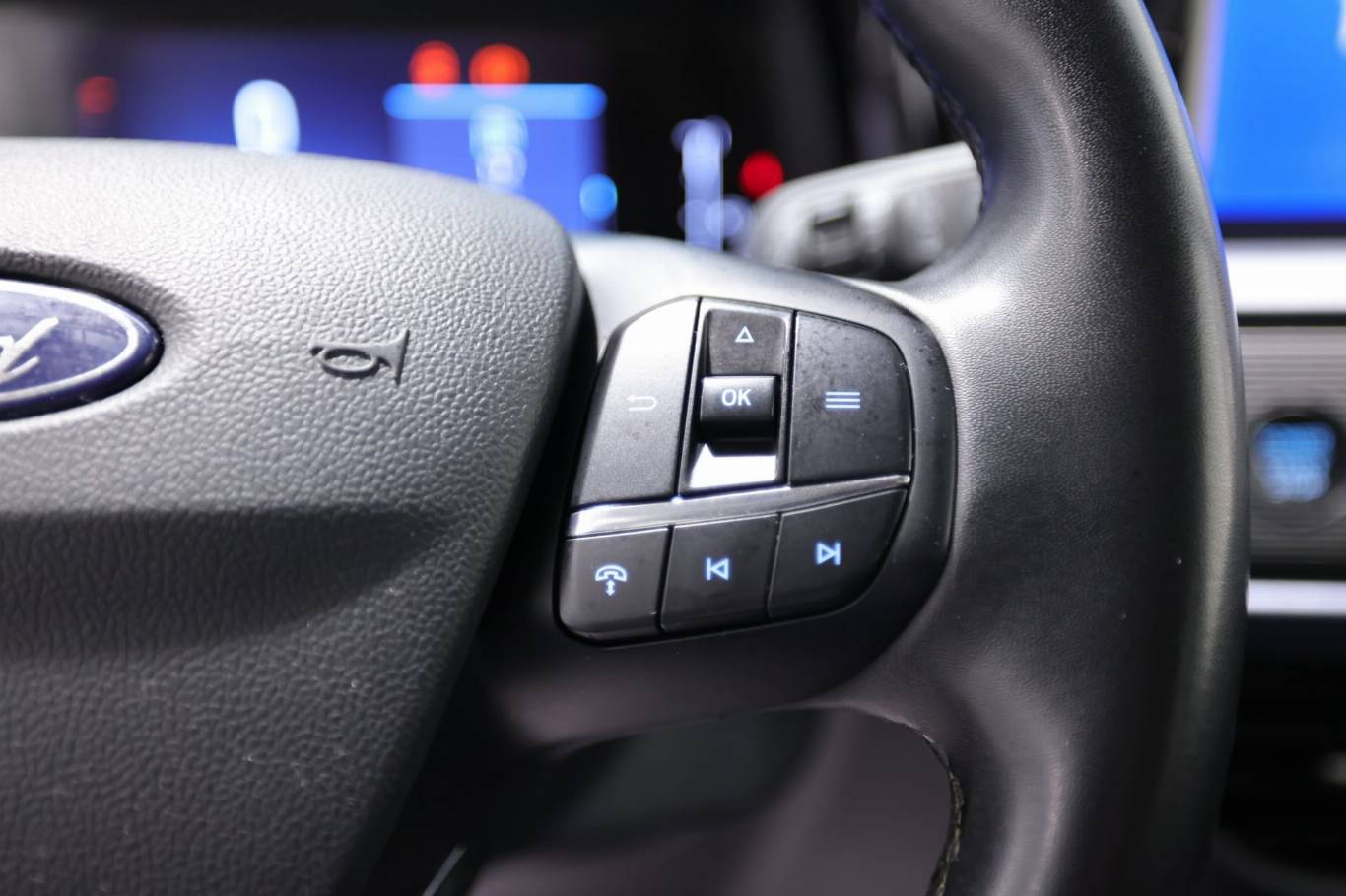 FORD Tourneo Courier 22