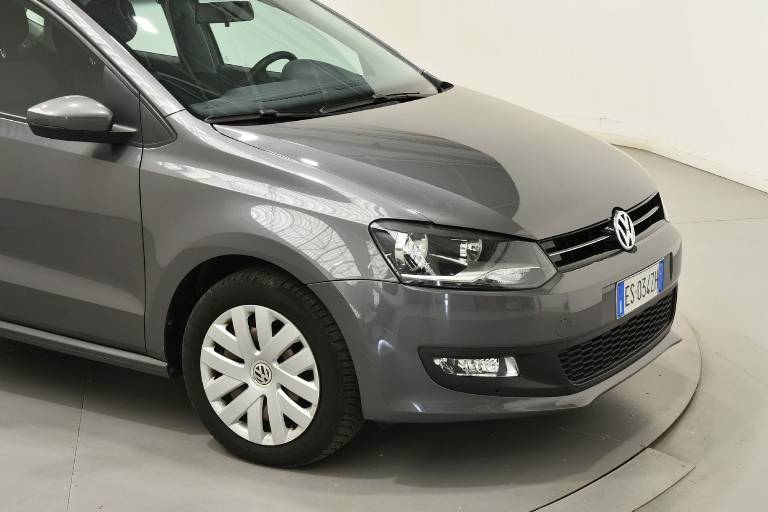 VOLKSWAGEN Polo 16