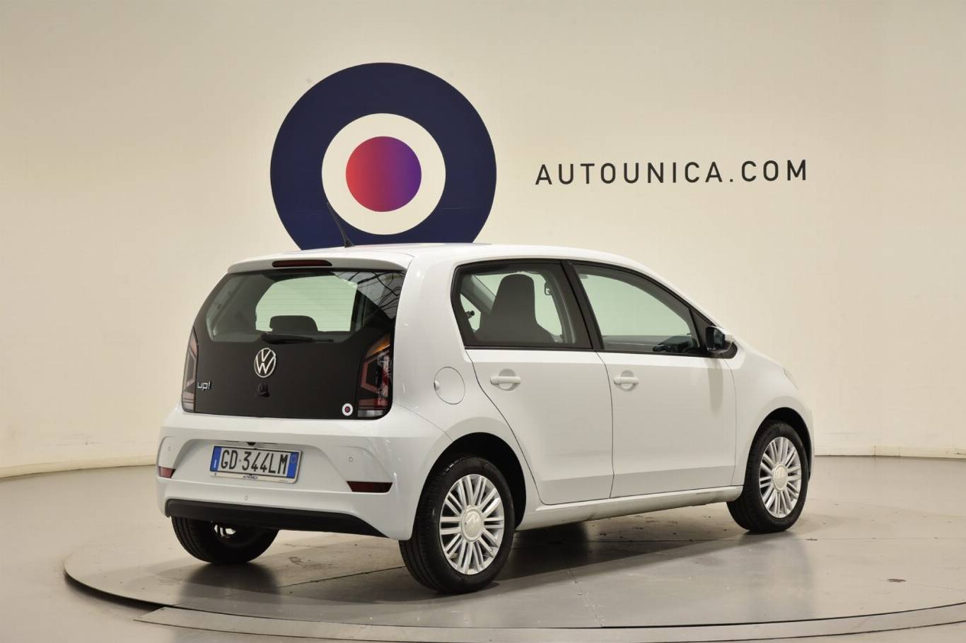 VOLKSWAGEN Up! 8