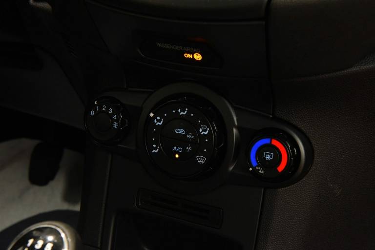 FORD Fiesta 29
