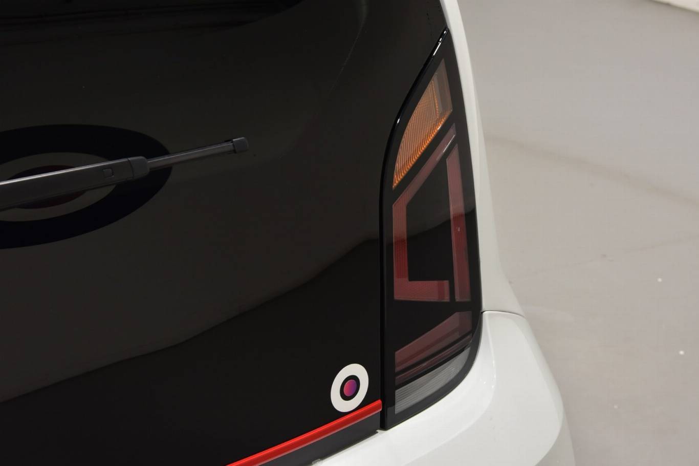 VOLKSWAGEN Up! 48