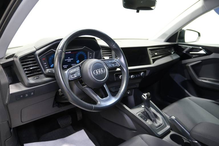 AUDI A1 5