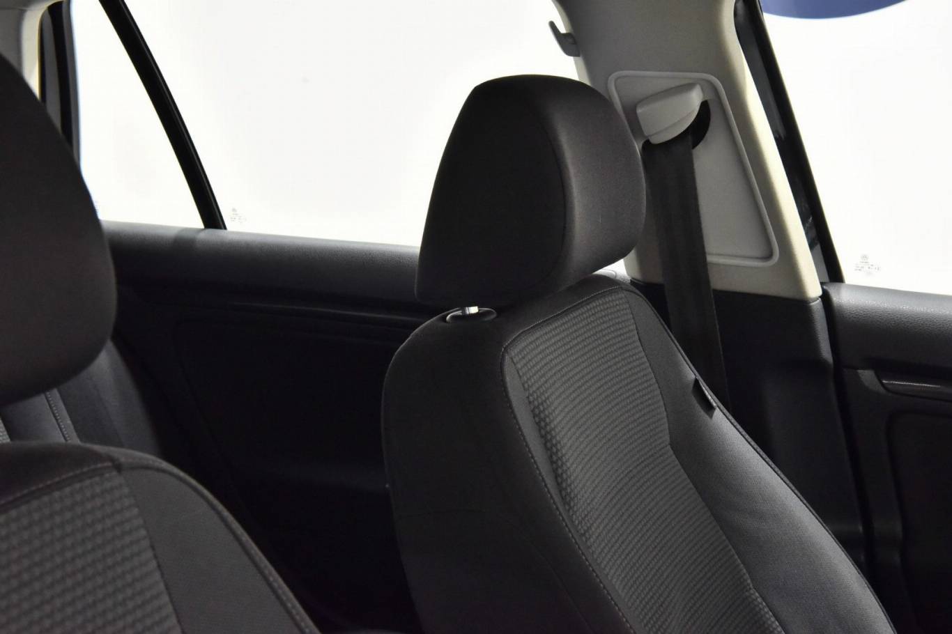 VOLKSWAGEN Golf Variant 26