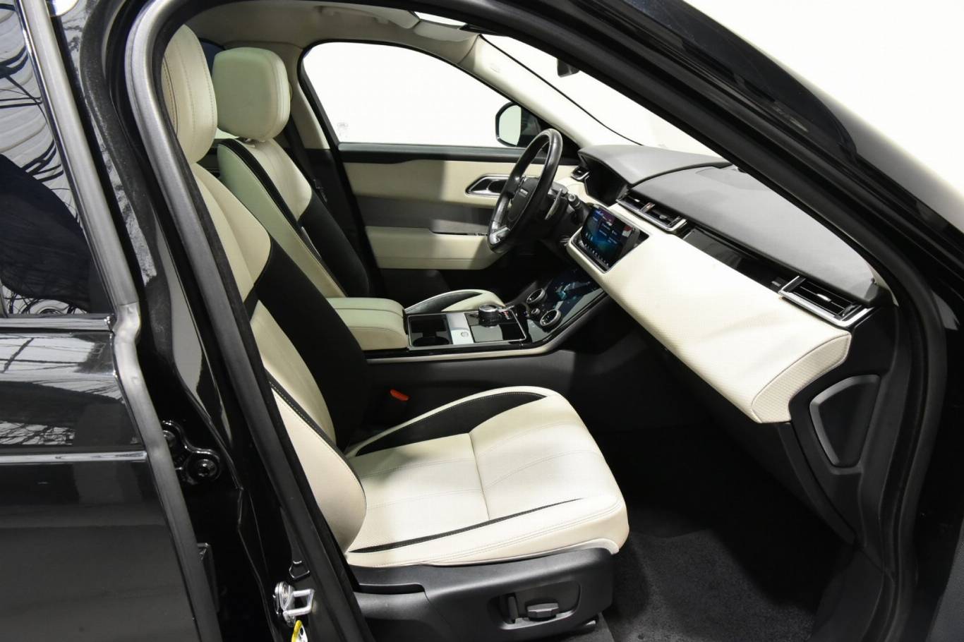 LAND ROVER Range Rover Velar 36