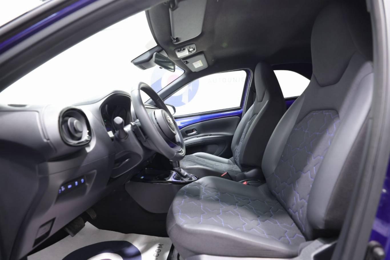 TOYOTA Aygo X 18