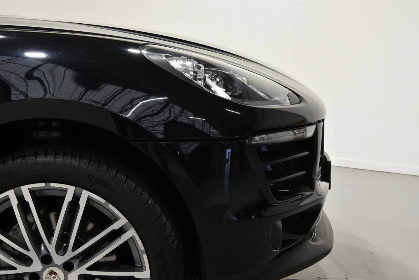 PORSCHE Macan 35