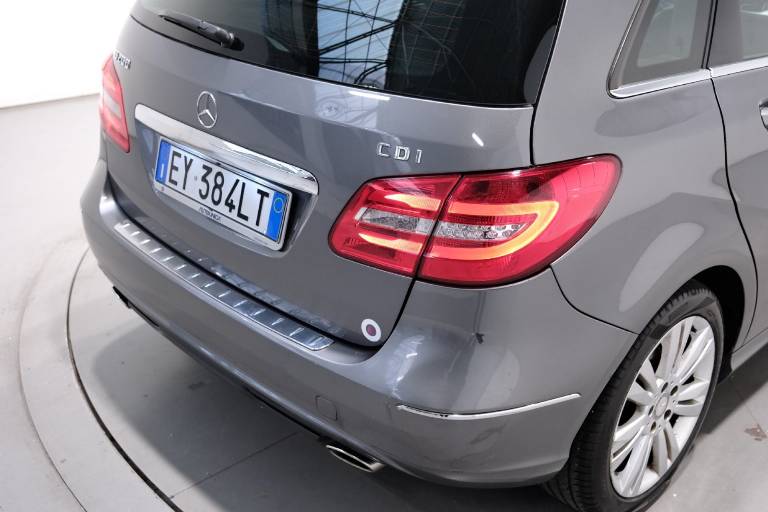 MERCEDES-BENZ B 200 60