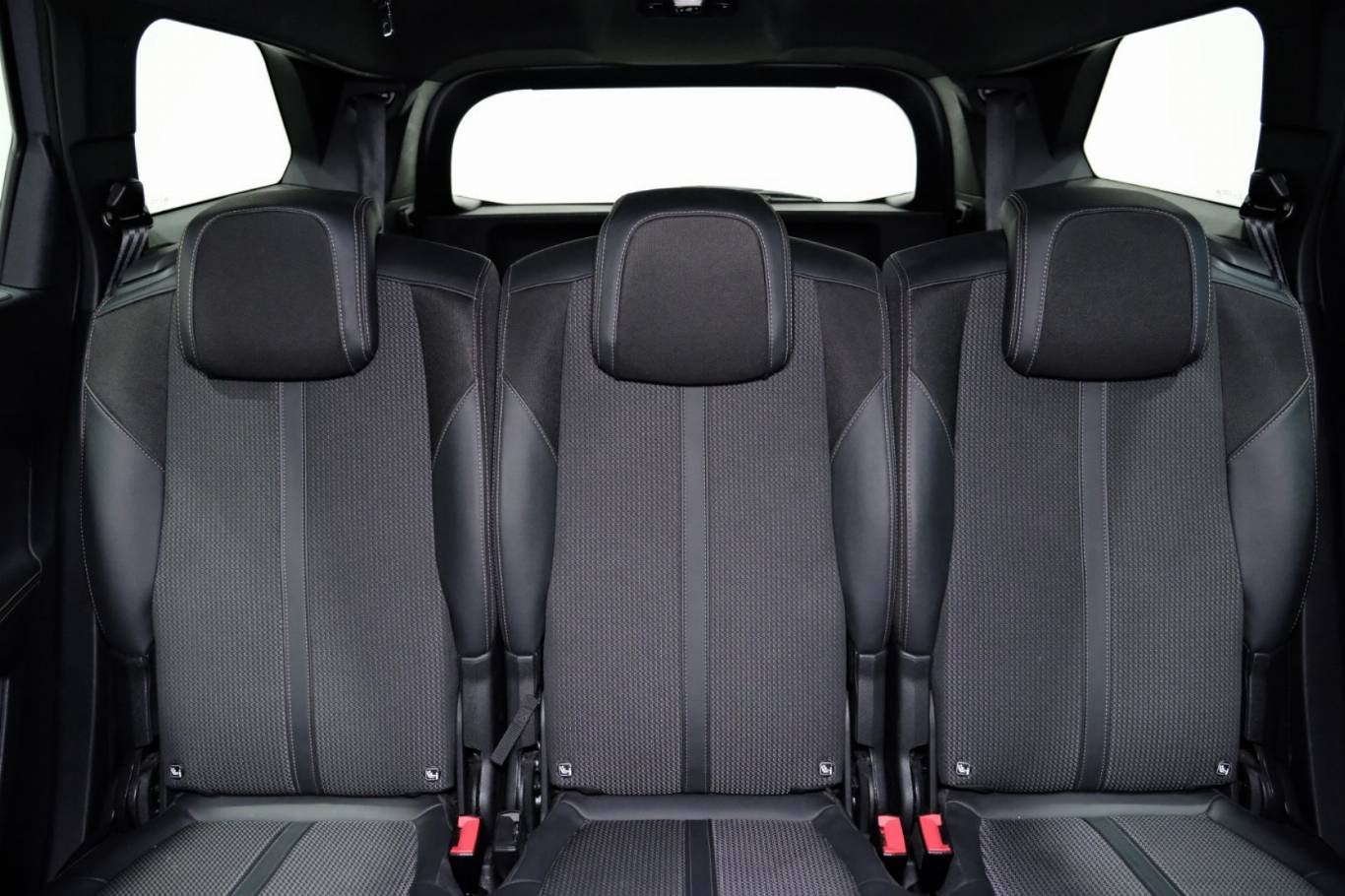 PEUGEOT 5008 40