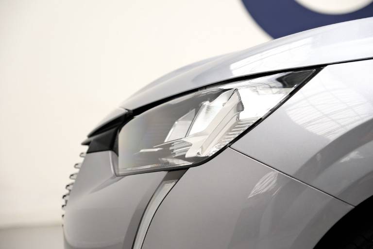 PEUGEOT 208 13