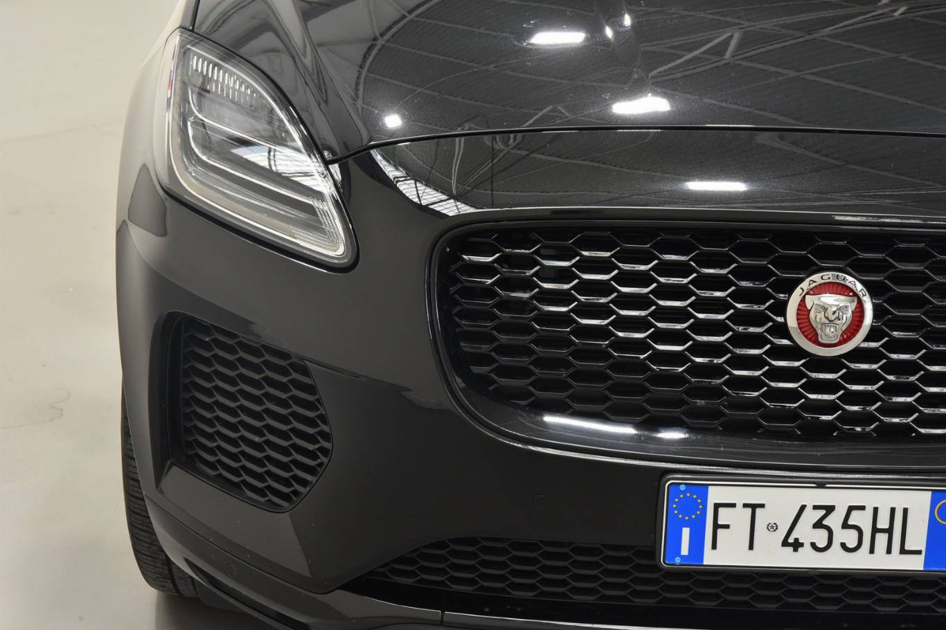JAGUAR E-Pace 17