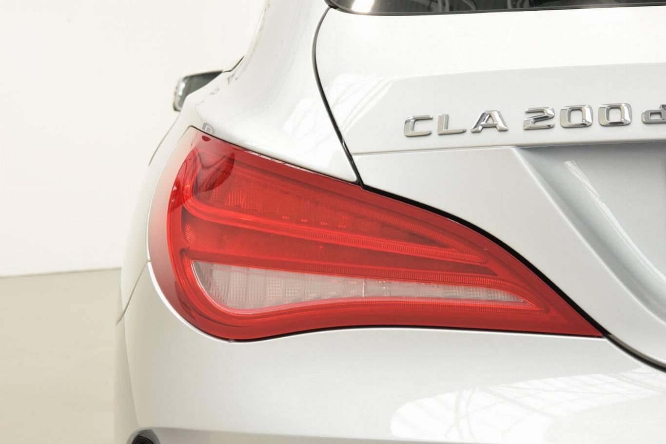 MERCEDES-BENZ CLA 200 41