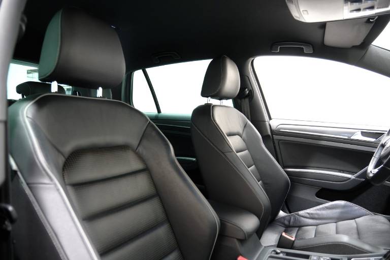 VOLKSWAGEN Golf GTD 61