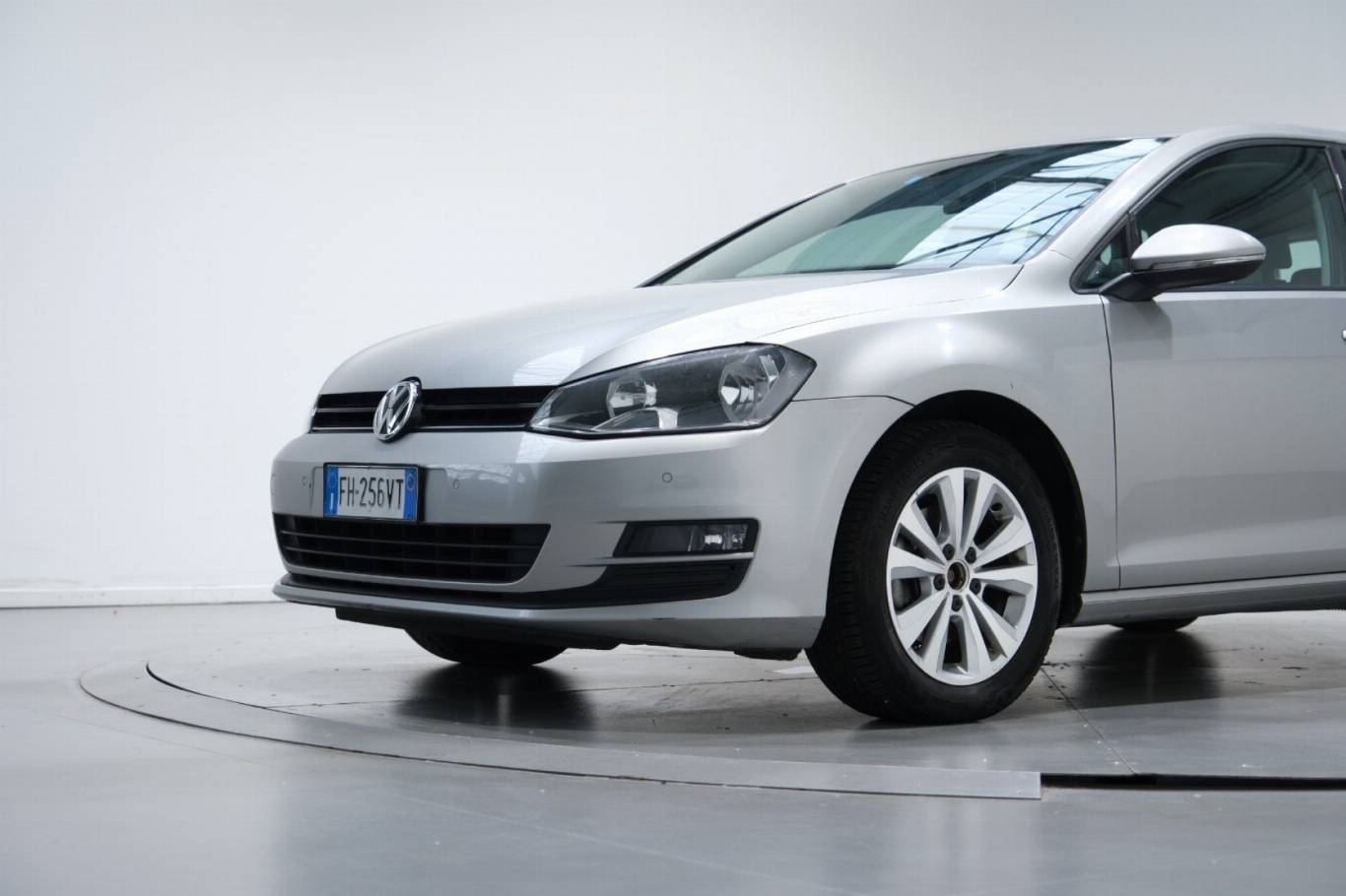 VOLKSWAGEN Golf 11