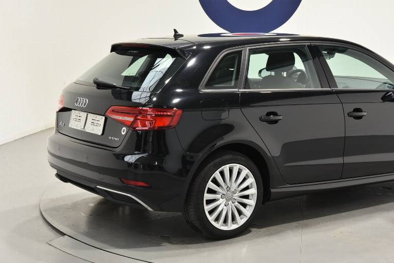 AUDI A3 18