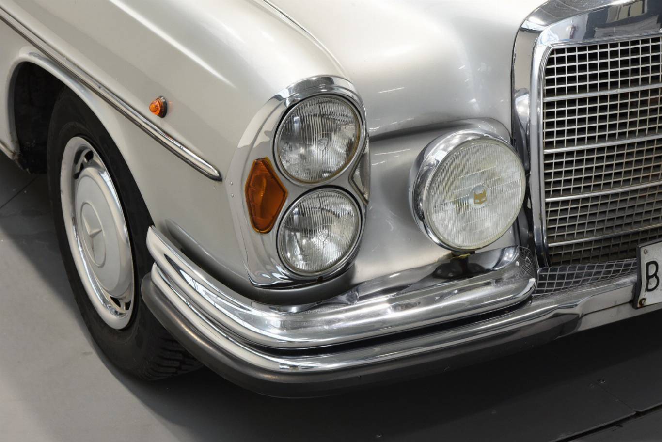 MERCEDES-BENZ S 280 44