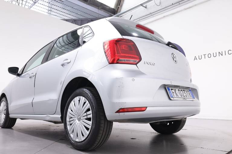 VOLKSWAGEN Polo 35