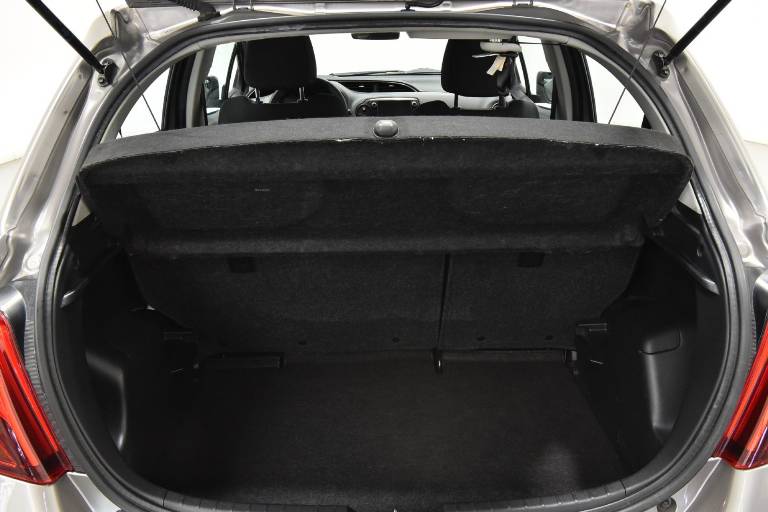 TOYOTA Yaris 14