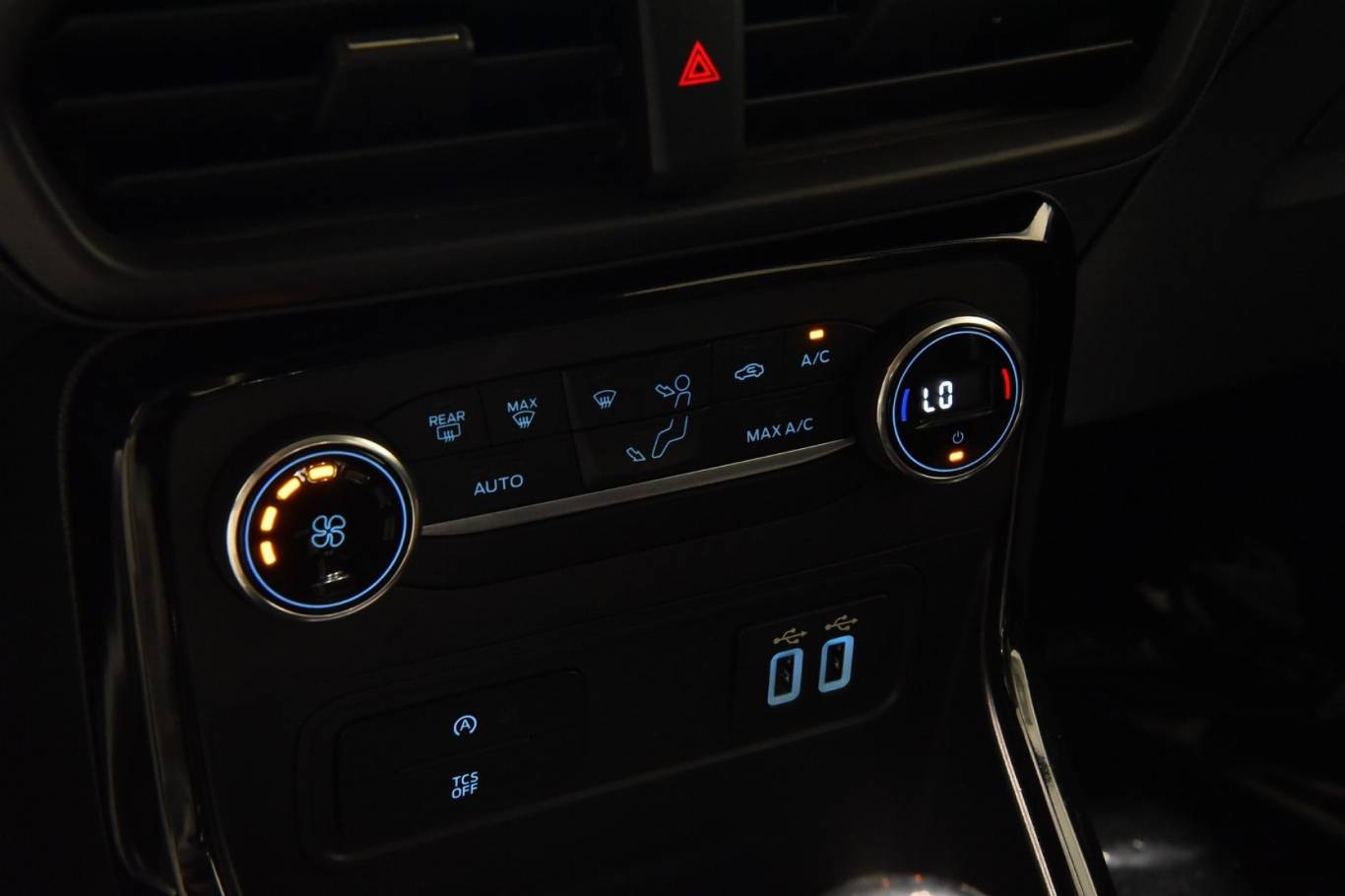 FORD EcoSport 11